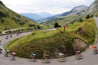 De nombreux coureurs du Dauphiné ont été pris dans une chute lors du descente jeudi (image d'illustration). KEYSTONE/EPA/EDDY LEMAISTRE